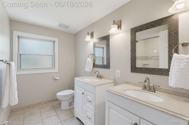 30130 Marimoor Street, Beverly Hills Village, MI 48025