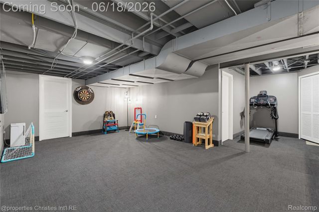 30130 Marimoor Street, Beverly Hills Village, MI 48025