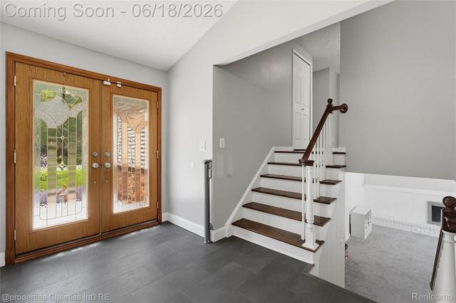 30130 Marimoor Street, Beverly Hills Village, MI 48025