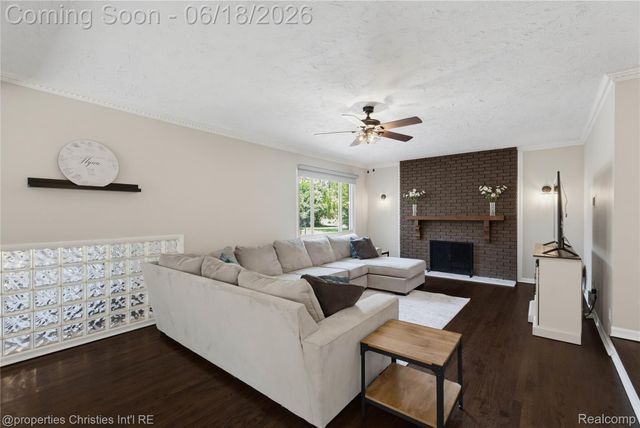 30130 Marimoor Street, Beverly Hills Village, MI 48025