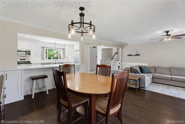 30130 Marimoor Street, Beverly Hills Village, MI 48025