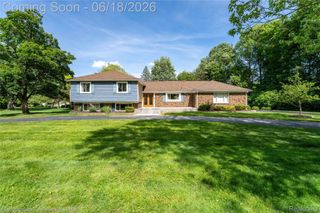 30130 Marimoor Street, Beverly Hills Village, MI 48025