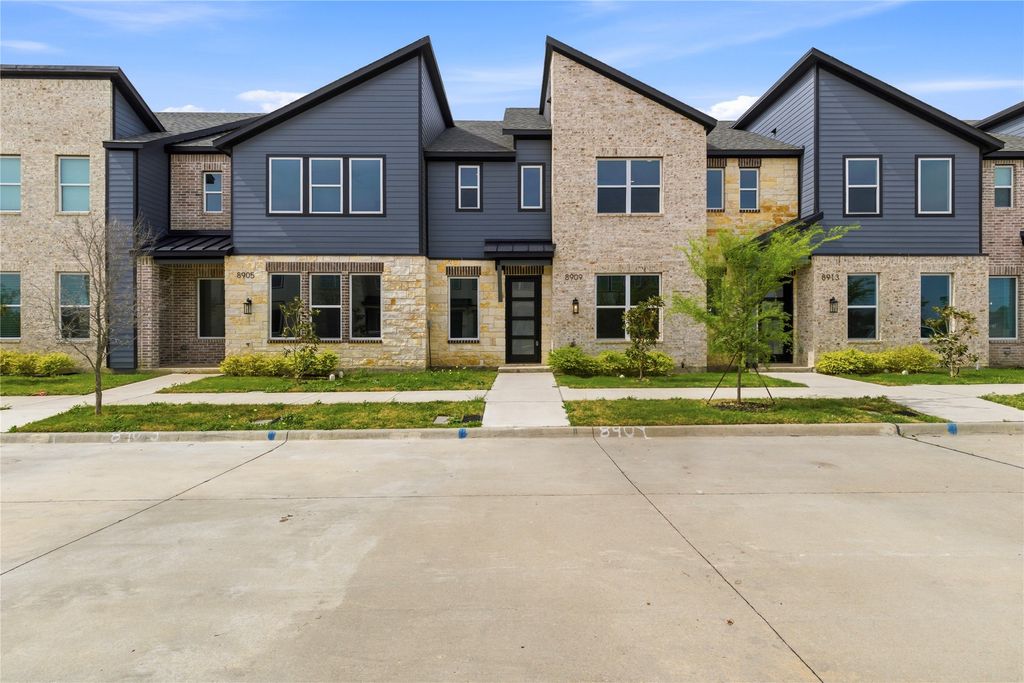 8909 Lowell Street, Rowlett, TX 75089