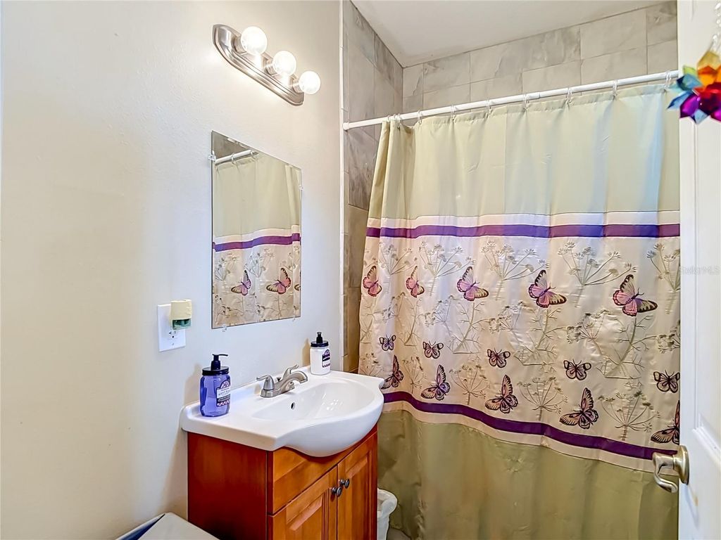 Image 29 of property listing at 2708 N JEFFERSON STREET, Tampa, FL 33602