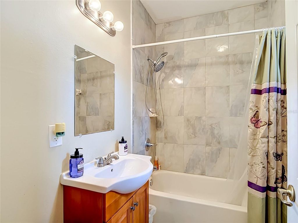 Image 30 of property listing at 2708 N JEFFERSON STREET, Tampa, FL 33602