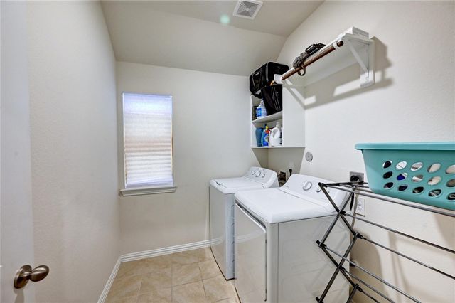 865 Spruce Pine Drive, Conroe, TX 77318