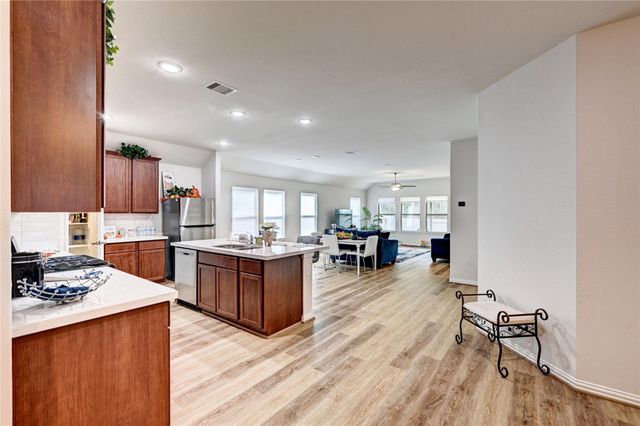 865 Spruce Pine Drive, Conroe, TX 77318