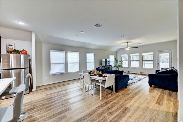 865 Spruce Pine Drive, Conroe, TX 77318