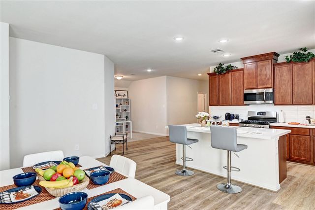 865 Spruce Pine Drive, Conroe, TX 77318