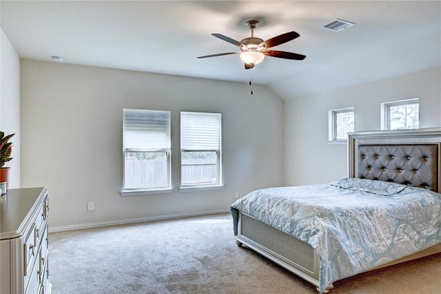 865 Spruce Pine Drive, Conroe, TX 77318