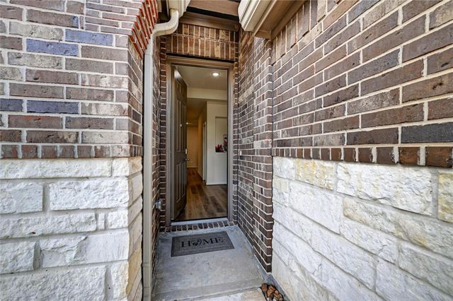 865 Spruce Pine Drive, Conroe, TX 77318