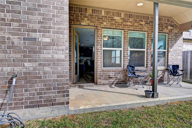 865 Spruce Pine Drive, Conroe, TX 77318