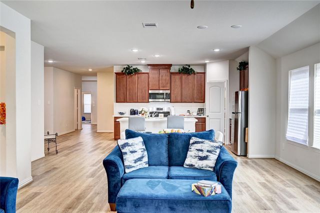 865 Spruce Pine Drive, Conroe, TX 77318