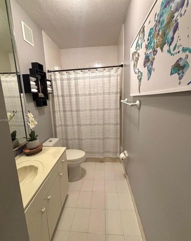 8922 SW 108th Pl, Miami, FL 33176