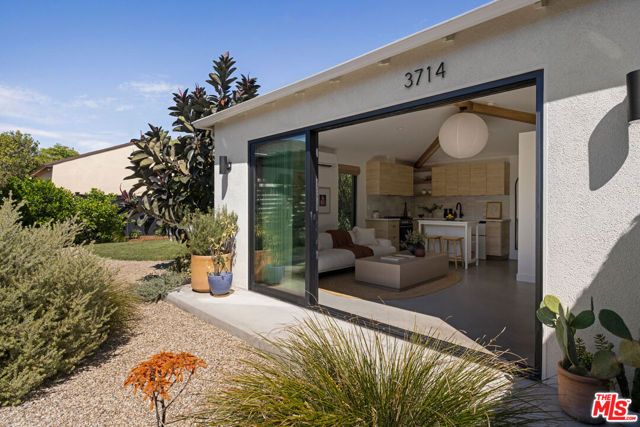 3712 S Muirfield Road, Los Angeles, CA 90016