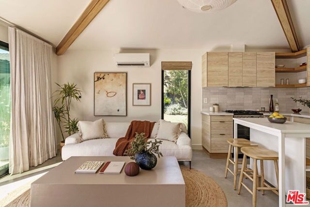 3712 S Muirfield Road, Los Angeles, CA 90016