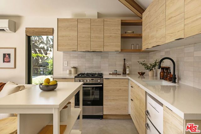 3712 S Muirfield Road, Los Angeles, CA 90016