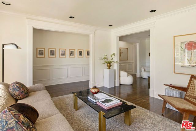 3712 S Muirfield Road, Los Angeles, CA 90016