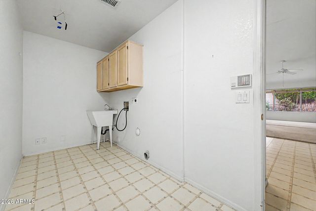 8456 W ROCKWOOD Drive, Peoria, AZ 85382