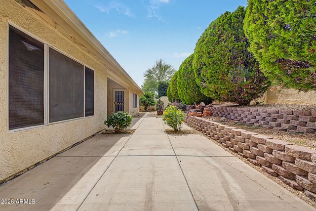 8456 W ROCKWOOD Drive, Peoria, AZ 85382