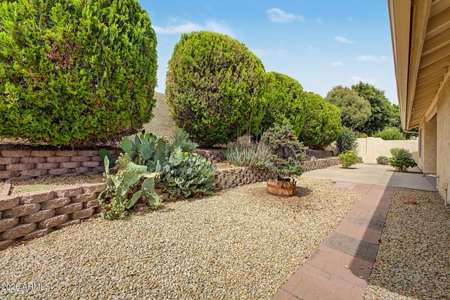 8456 W ROCKWOOD Drive, Peoria, AZ 85382