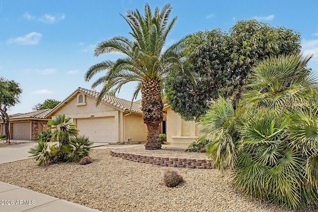 8456 W ROCKWOOD Drive, Peoria, AZ 85382