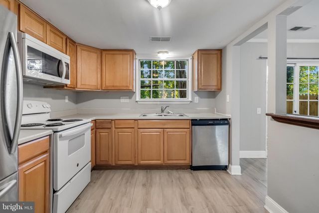 2583 ROBINSON PL, Waldorf, MD 20602