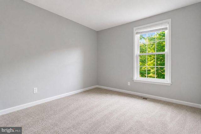 2583 ROBINSON PL, Waldorf, MD 20602