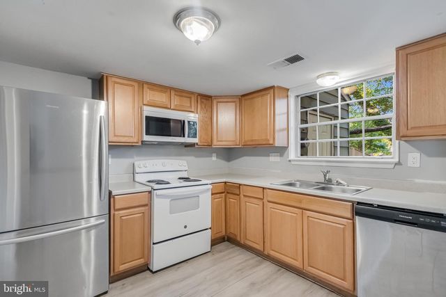 2583 ROBINSON PL, Waldorf, MD 20602