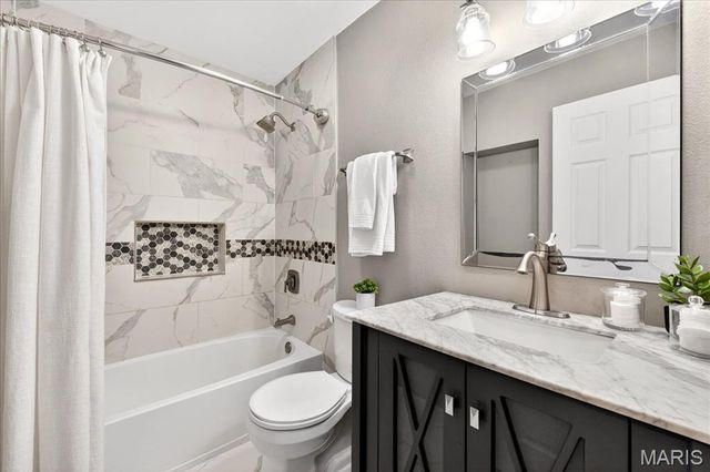 13 Melody Lane, St Charles, MO 63303