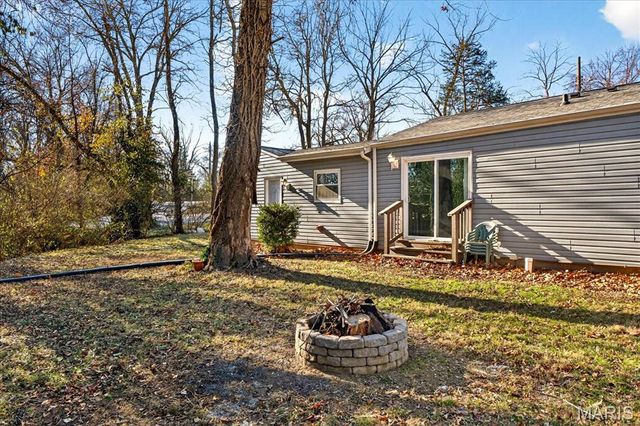 13 Melody Lane, St Charles, MO 63303