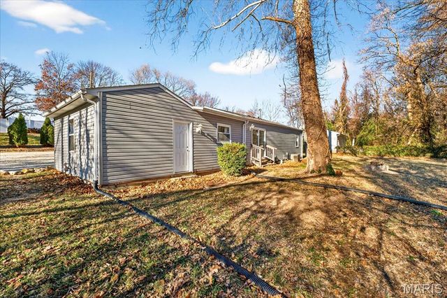 13 Melody Lane, St Charles, MO 63303