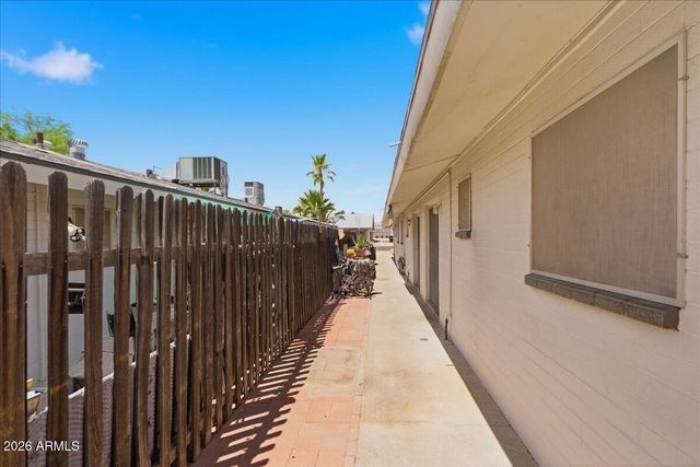 1321 E CAROL Avenue Apt 3, Phoenix, AZ 85020