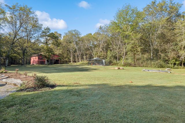 4650 Lunns Store Rd, Chapel Hill, TN 37034