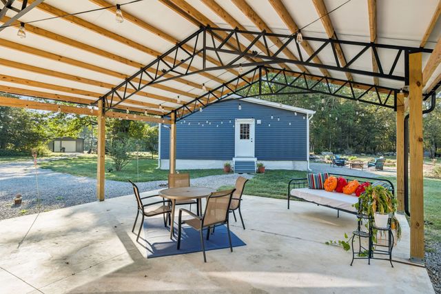 4650 Lunns Store Rd, Chapel Hill, TN 37034