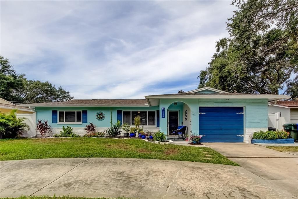 514 E LAKE DRIVE, Largo, FL 33771