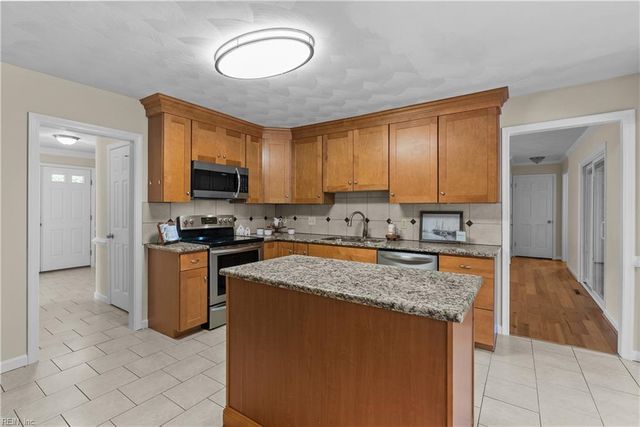 1273 Redwood Farm CT, Virginia Beach, VA 23452