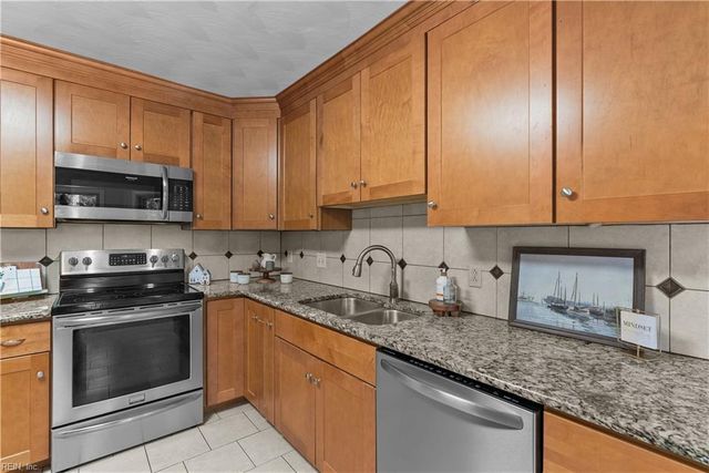 1273 Redwood Farm CT, Virginia Beach, VA 23452