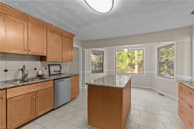 1273 Redwood Farm CT, Virginia Beach, VA 23452