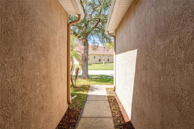 2563 ASTER COVE LANE, Kissimmee, FL 34758