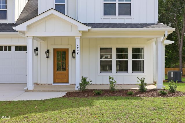 228 Telluride Court, Aberdeen, NC 28315