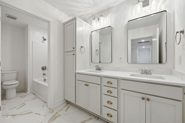 228 Telluride Court, Aberdeen, NC 28315