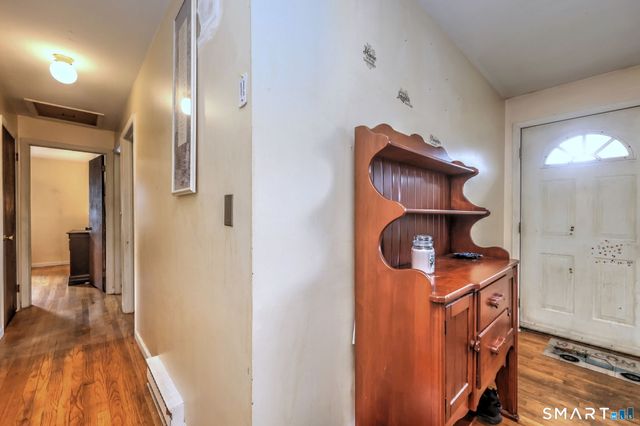 14 Horseshoe Drive, Waterbury, CT 06706