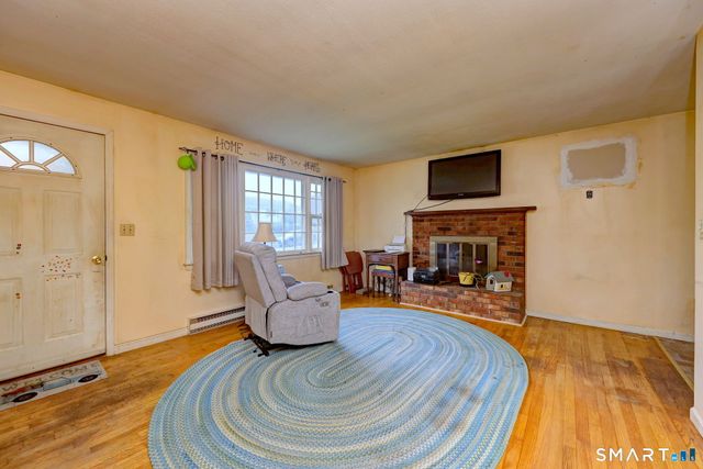 14 Horseshoe Drive, Waterbury, CT 06706