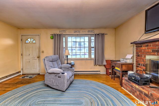 14 Horseshoe Drive, Waterbury, CT 06706