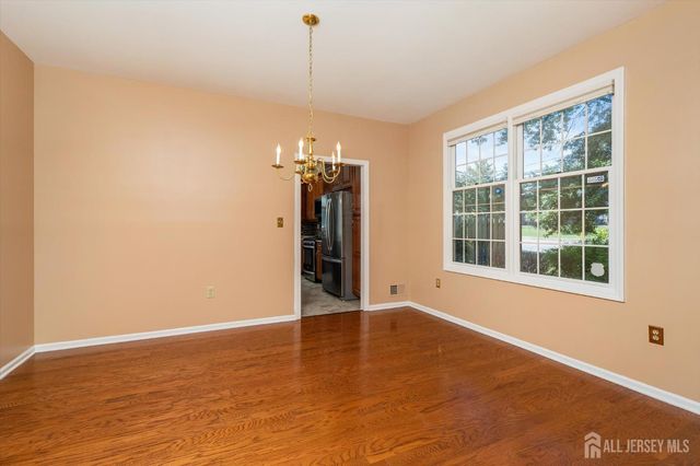 2 Foxhill Run, South Brunswick, NJ 08852