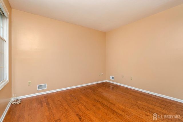 2 Foxhill Run, South Brunswick, NJ 08852
