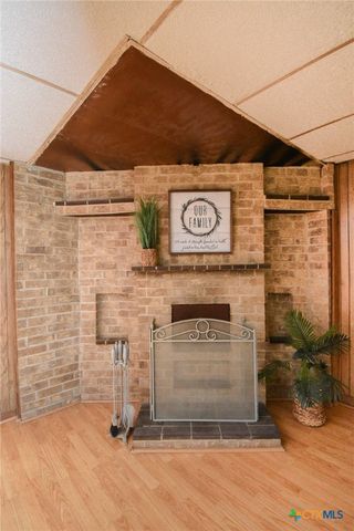 127 S Mesquite Drive, Victoria, TX 77905