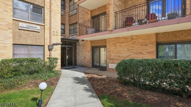 22 Riverside Dr B 7, Cranford Twp., NJ 07016