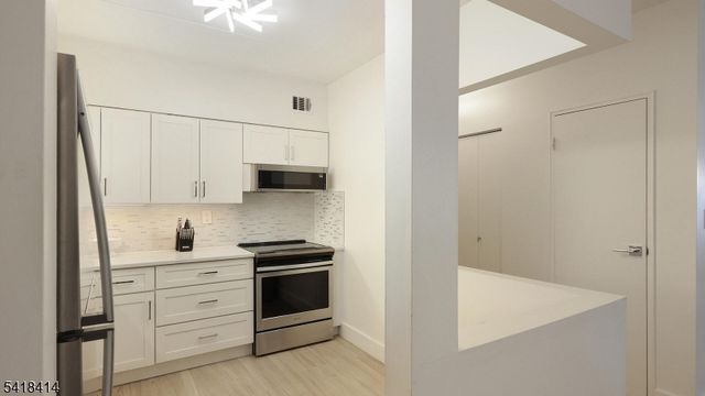 22 Riverside Dr B 7, Cranford Twp., NJ 07016